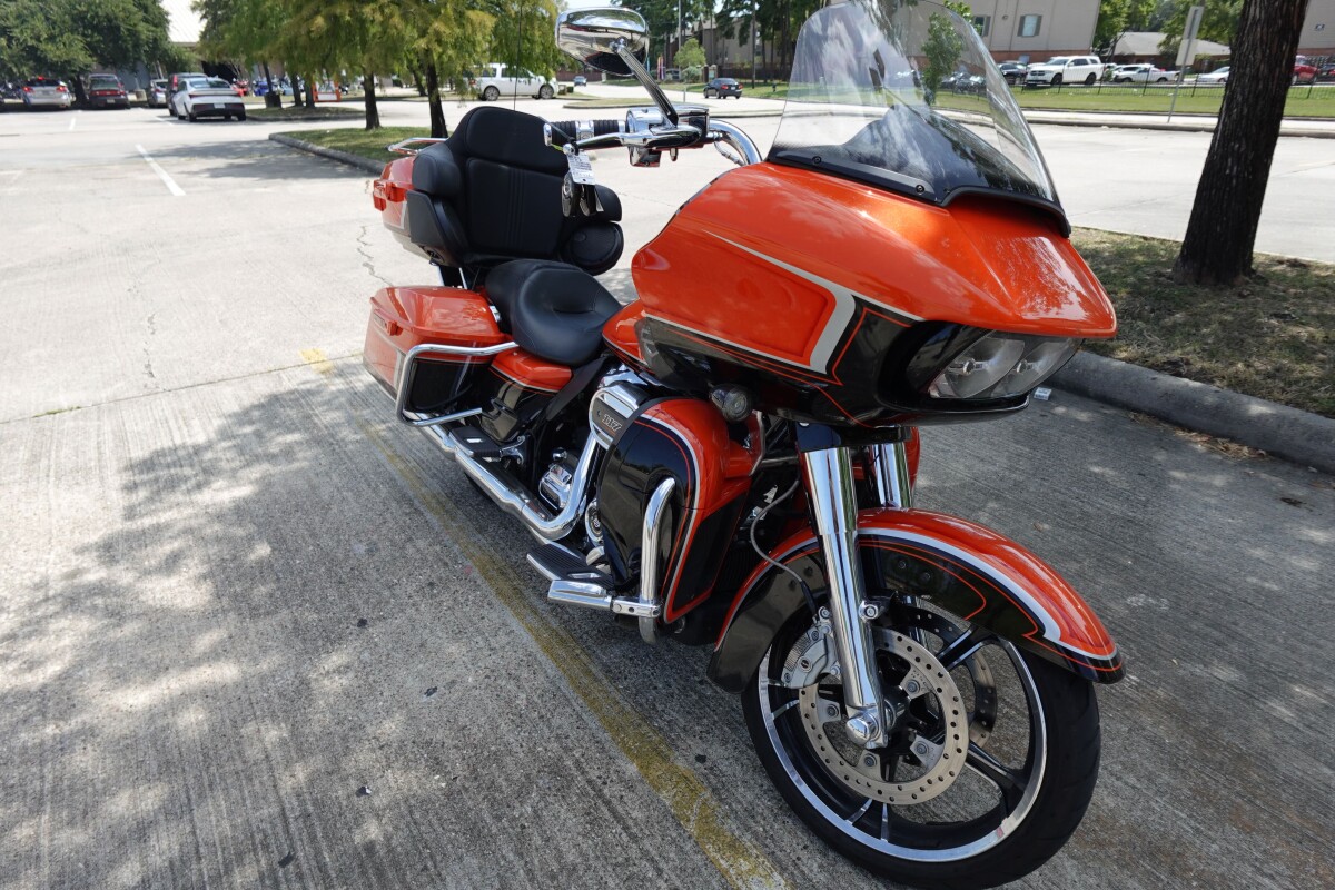 2022 Harley-Davidson CVO Road Glide Limited FLTRKSE - Photo 2