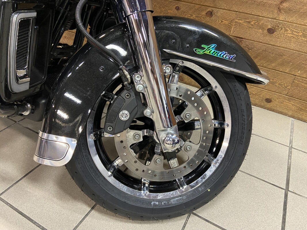 2016 Harley-Davidson Ultra Limited Black Quartz FLHTK - Photo 4