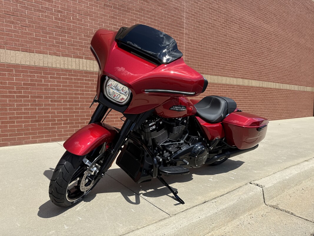 FLHX 2025 Street Glide - Photo 8