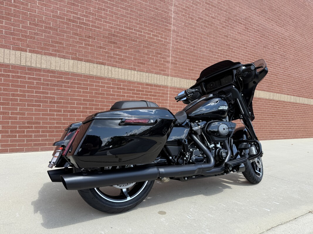 FLHX 2025 Street Glide - Photo 3