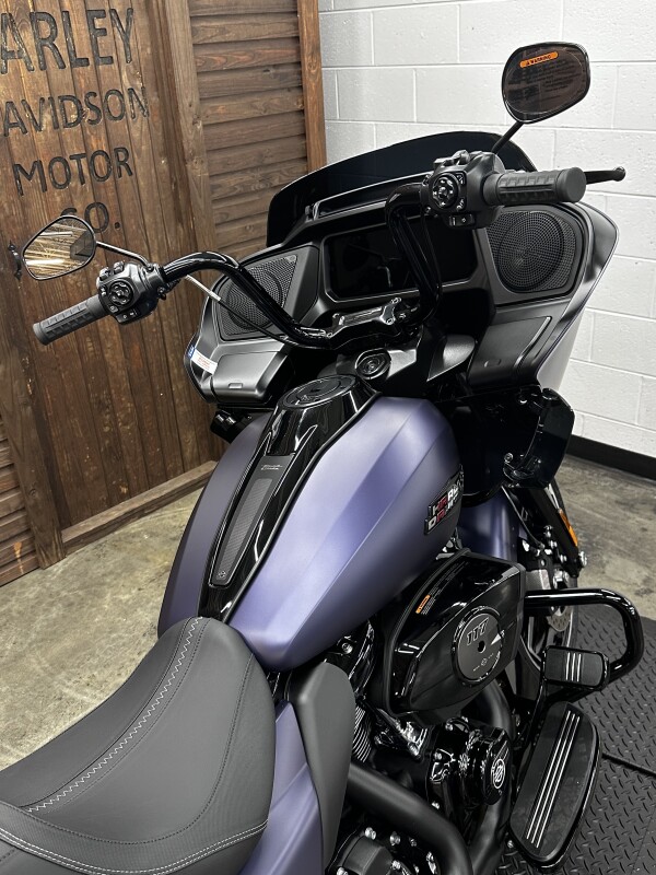 2025 Harley-Davidson Road Glide PRPL ABYSS DNM/BLACK TRIM - Photo 9