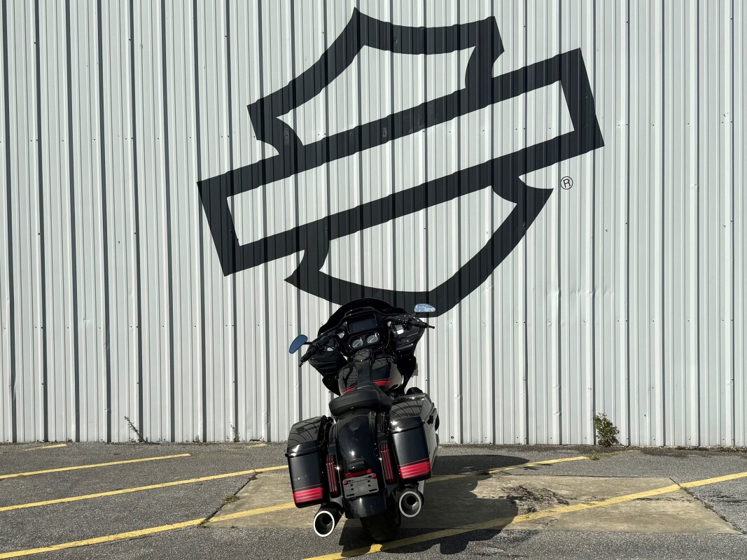 2021 Harley-Davidson CVO Road Glide Black Hole - Photo 2