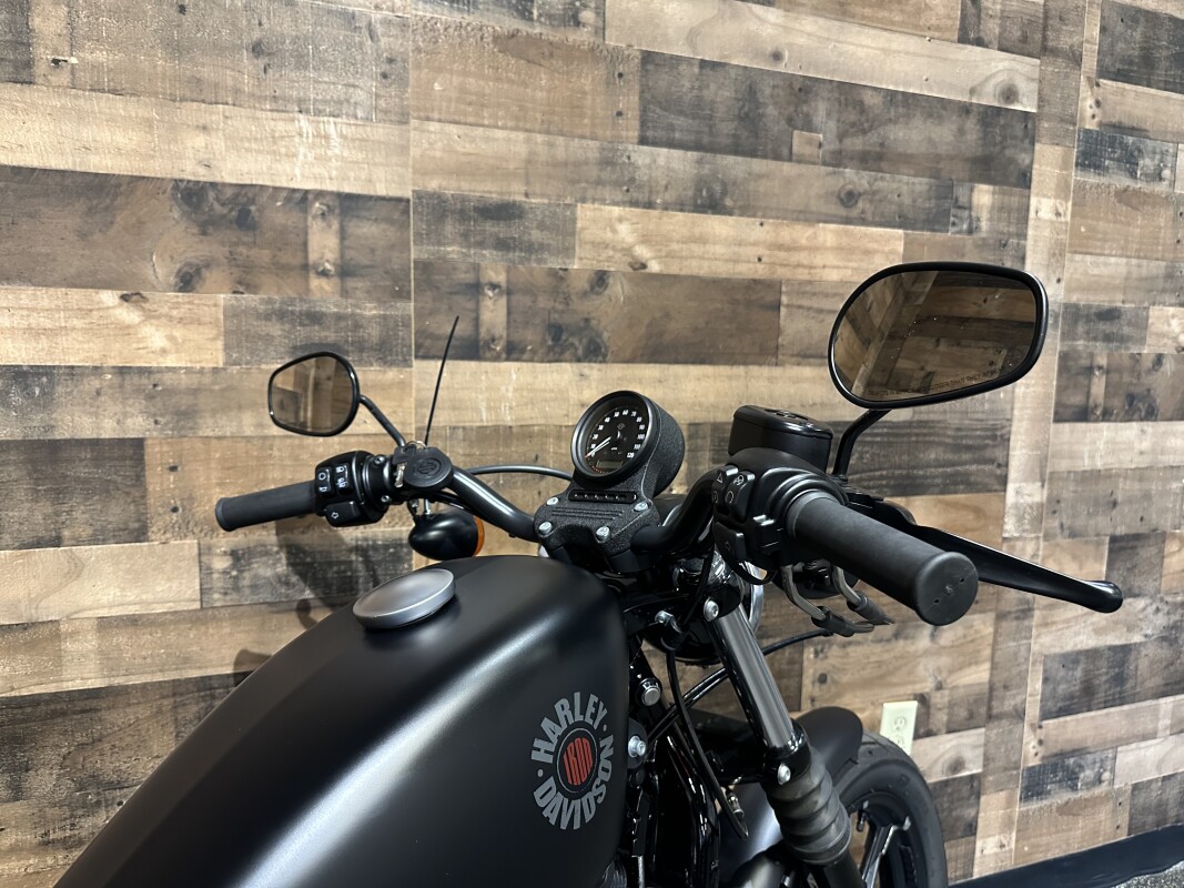 2022 Harley-Davidson Iron 883 Black Denim XL883N - Photo 5