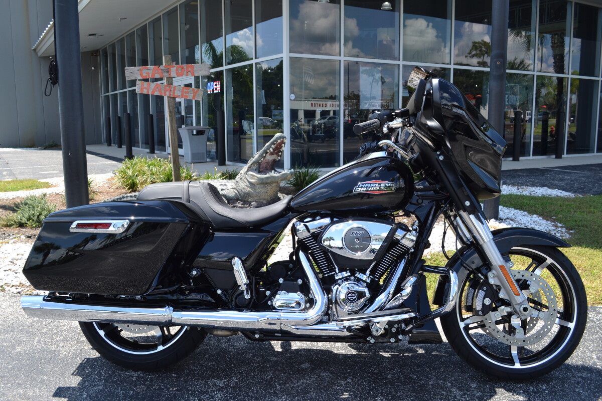 2025 Harley-Davidson Street Glide - FLHX