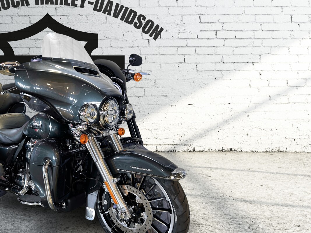 2025 Harley-Davidson Tri Glide Ultra Iron Horse Metallic - Photo 3