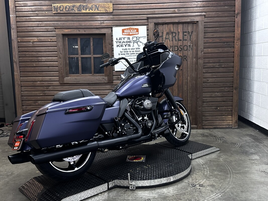 2025 Harley-Davidson Road Glide PRPL ABYSS DNM/BLACK TRIM - Photo 2