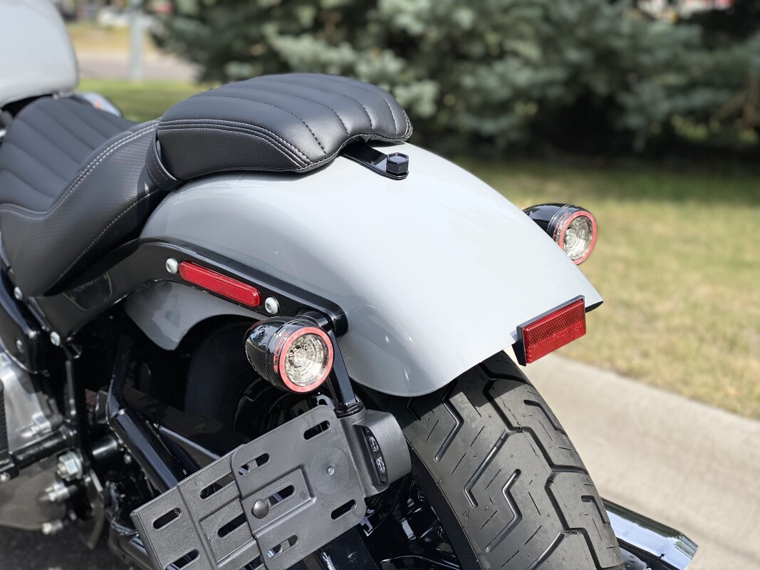 2025 Harley-Davidson Street Bob Billiard Grey w/Cast Wheels - Photo 9