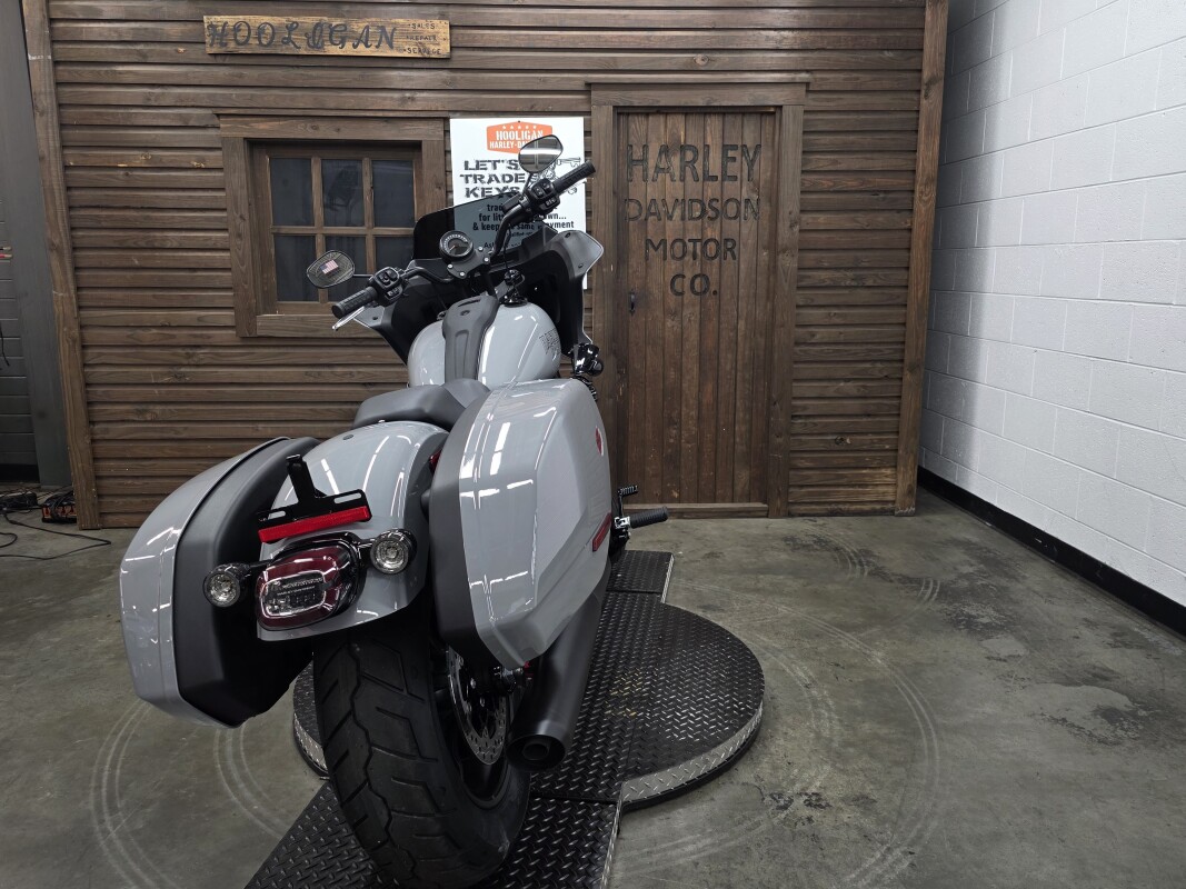 2025 Harley-Davidson Low Rider ST BILLIARD GRAY/BLACK TRIM - Photo 3