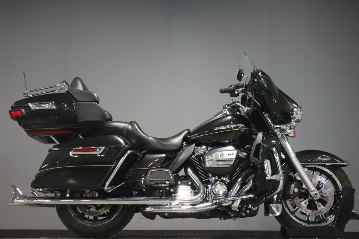 2017 Harley-Davidson Ultra Limited FLHTK