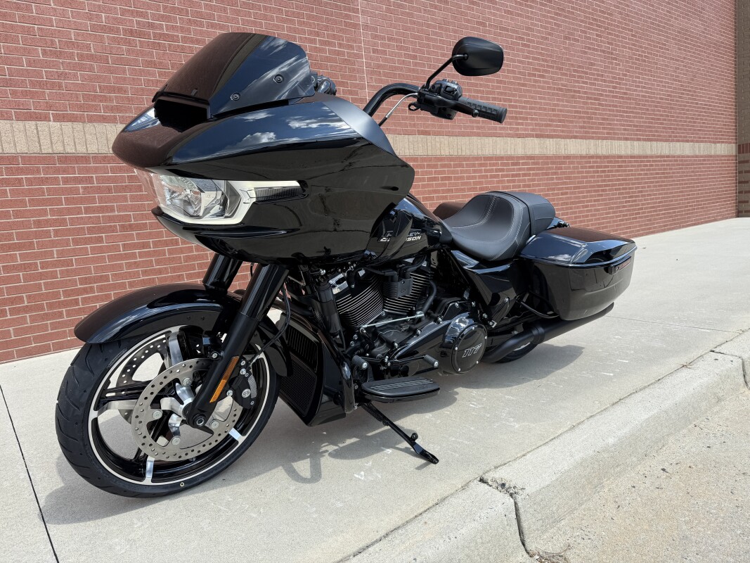 FLTRX 2025 Road Glide - Photo 8