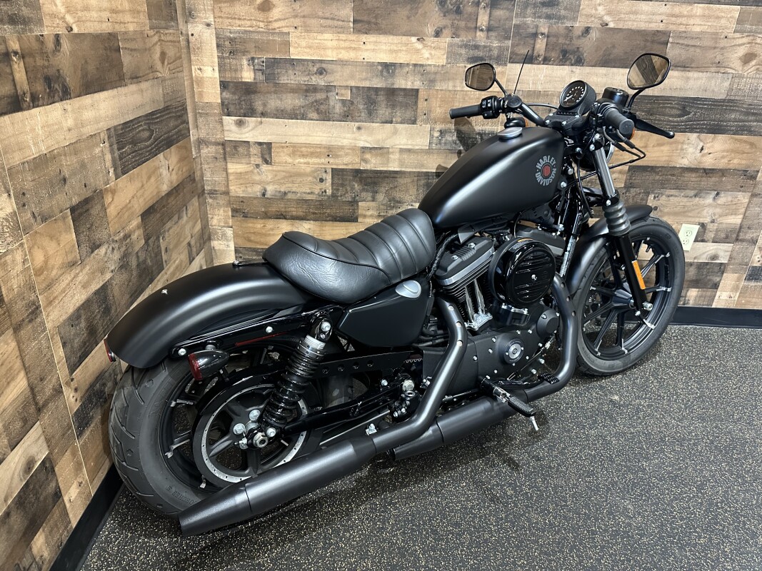 2022 Harley-Davidson Iron 883 Black Denim XL883N - Photo 3
