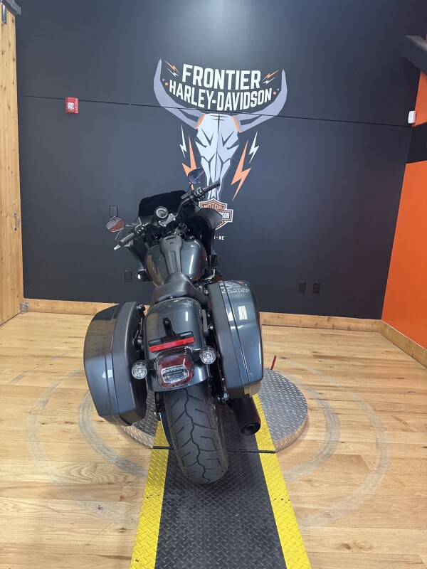 FXLRST 2025 Low Rider ST - Photo 4