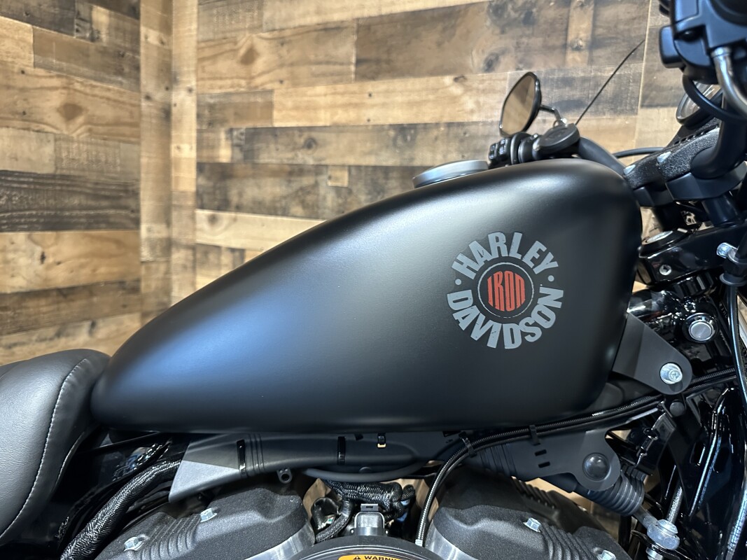 2022 Harley-Davidson Iron 883 Black Denim XL883N - Photo 7