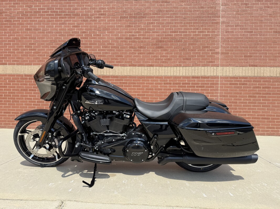 FLHX 2025 Street Glide - Photo 6