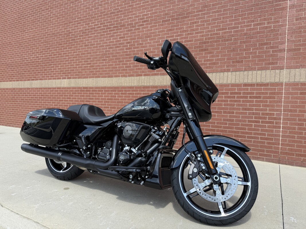 FLHX 2025 Street Glide - Photo 2