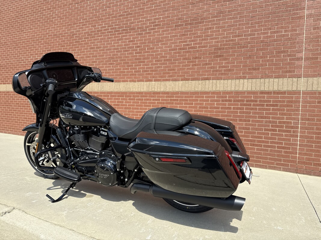 FLHX 2025 Street Glide - Photo 7