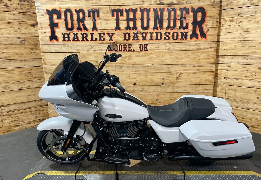 Harley-Davidson Road Glide 2025 FLTRX WHITE ONYX PRL - Photo 8