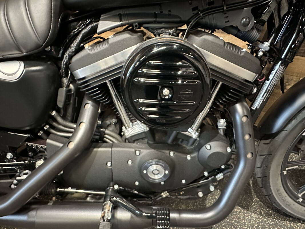 2022 Harley-Davidson Iron 883 Black Denim XL883N - Photo 8