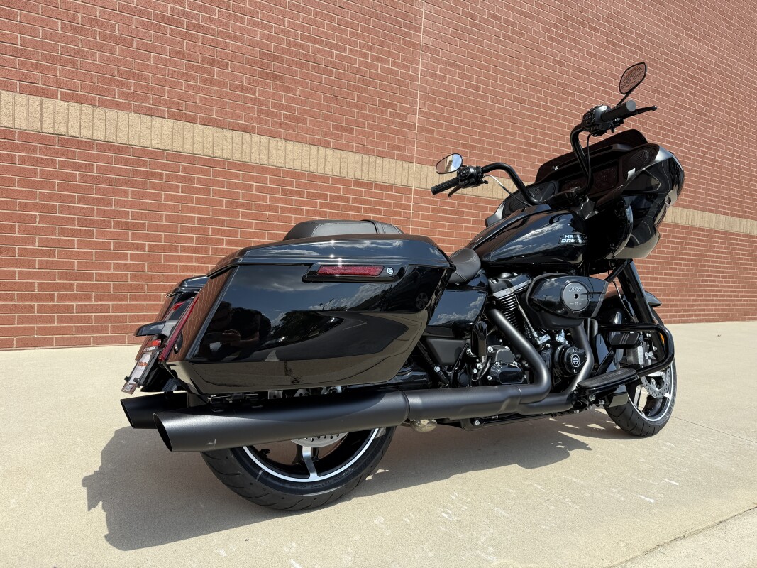 FLTRX 2025 Road Glide - Photo 3