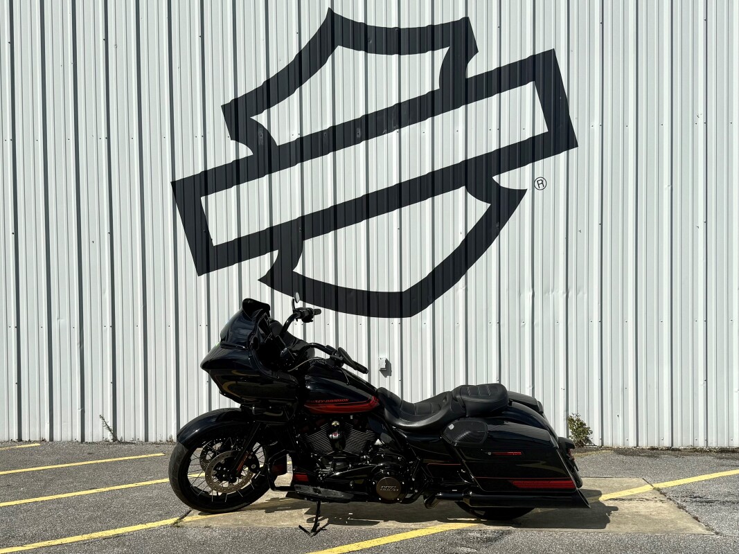 2021 Harley-Davidson CVO Road Glide Black Hole - Photo 3