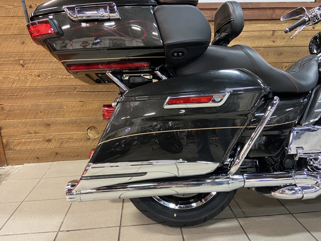2016 Harley-Davidson Ultra Limited Black Quartz FLHTK - Photo 5