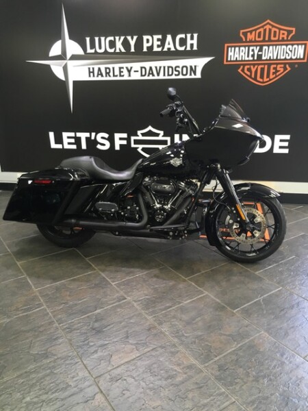 2021 Harley-Davidson® Road Glide® Special Vivid Black - Black Finish