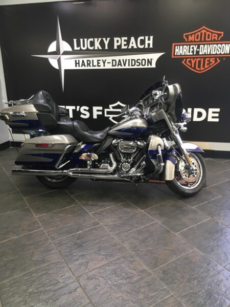 2017 Harley-Davidson® CVO™ Limited Palladium Silver/Phantom Blue with Wicked Sapphire including Mirr