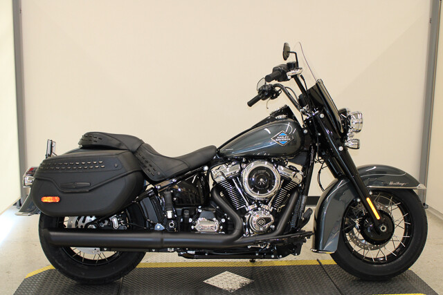 2025 Harley-Davidson Heritage Classic Cruiser FLHC