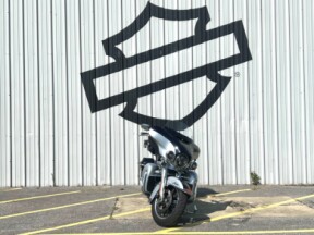 2019 Harley-Davidson® Ultra Limited Low Midnight Blue/Barracuda Silver thumb 1
