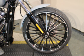 2025 Harley-Davidson Breakout Cruiser FXBR thumb 1