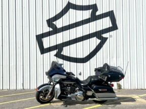 2019 Harley-Davidson® Ultra Limited Low Midnight Blue/Barracuda Silver thumb 2