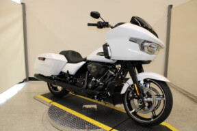 2025 Harley-Davidson Road Glide Grand American Touring FLTRX thumb 2