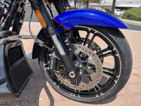FLHXSE 2025 CVO™ Street Glide™ thumb 1