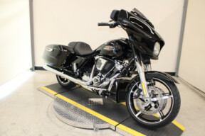 2025 Harley-Davidson Street Glide Grand American Touring FLHX thumb 2