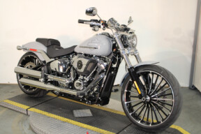 2025 Harley-Davidson Breakout Cruiser FXBR thumb 2