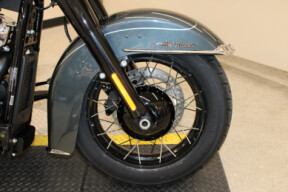 2025 Harley-Davidson Heritage Classic Cruiser FLHC thumb 1