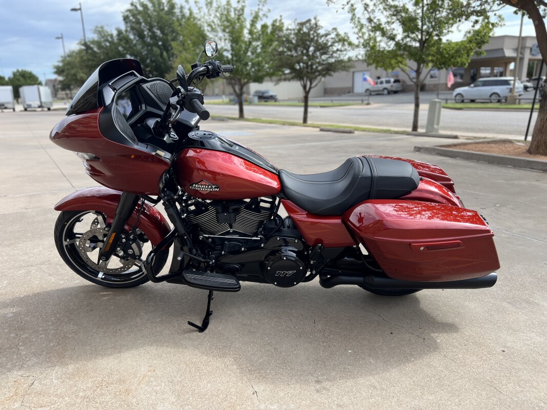 2025 Harley-Davidson Road Glide Whiskey Firestorm - Black Finish - Photo 5