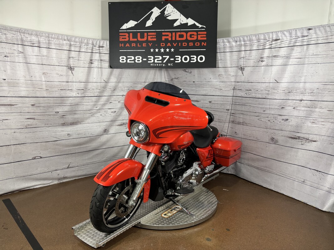 2017 Harley-Davidson Street Glide Special Custom Colour Laguna Orange - Photo 4