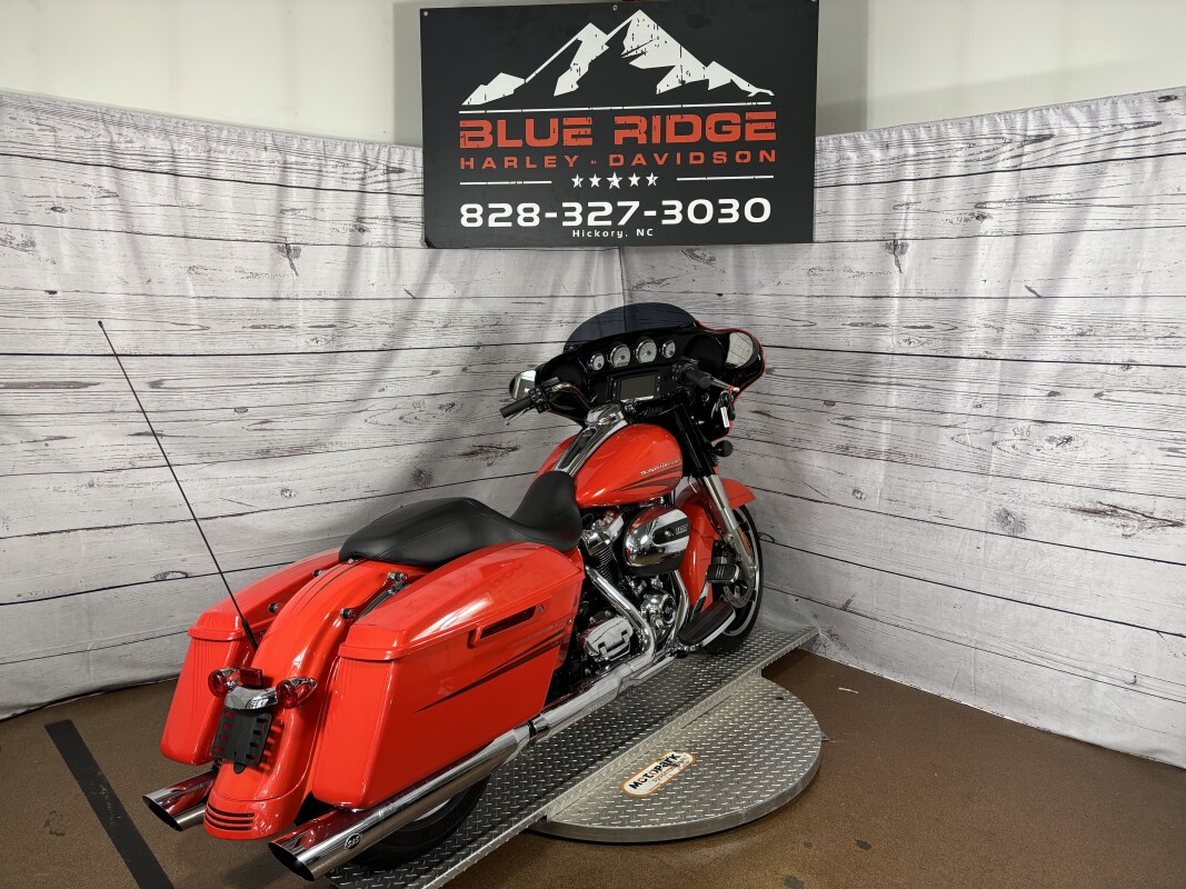2017 Harley-Davidson Street Glide Special Custom Colour Laguna Orange - Photo 8