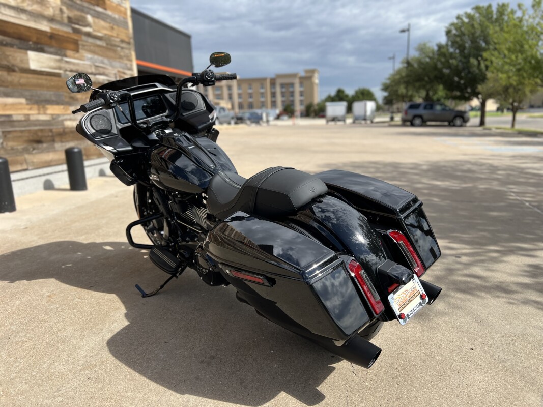 2025 Harley-Davidson Road Glide Vivid Black - Black Finish - Photo 6