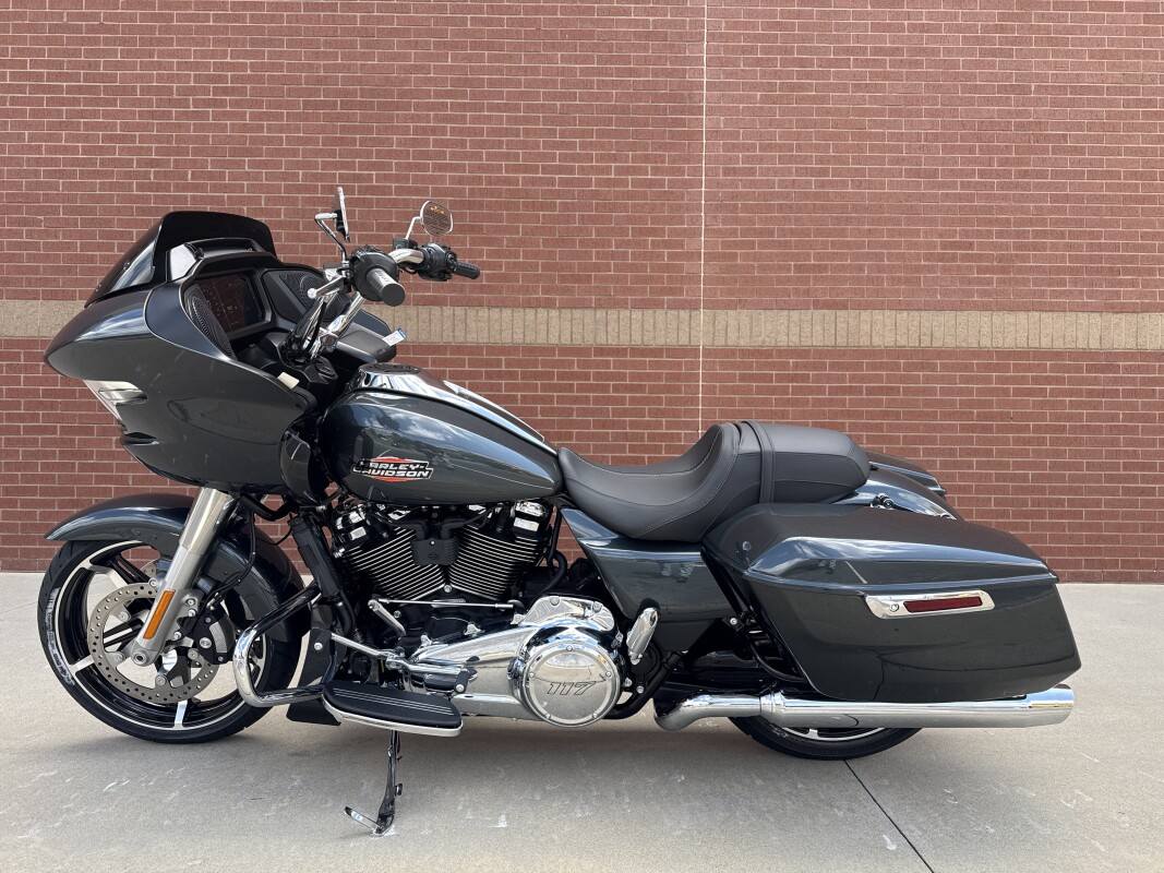 FLTRX 2025 Road Glide - Photo 6