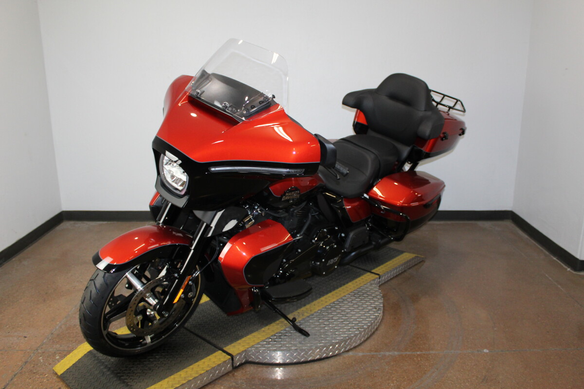 Harley-Davidson Street Glide Ultra 2025 FLHXU 84603047 WHISKY FIRE/BLK W/ PINSTRIP - Photo 4