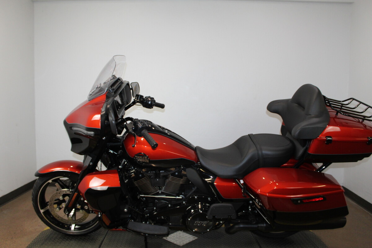 Harley-Davidson Street Glide Ultra 2025 FLHXU 84603047 WHISKY FIRE/BLK W/ PINSTRIP - Photo 5