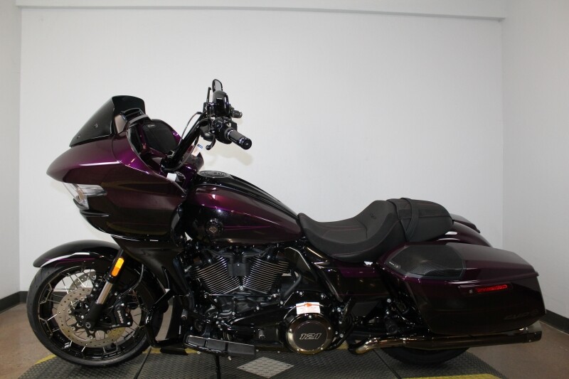 Harley-Davidson CVO Road Glide 2025 FLTRXSE 84614788DT POISON BERY FDE - Photo 8