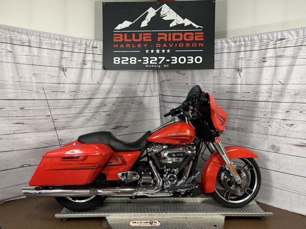 2017 Harley-Davidson Street Glide Special Custom Colour Laguna Orange