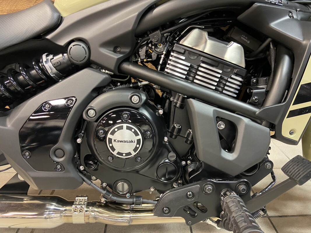 2024 Kawasaki VULCAN S Pearl Sand Khaki/Ebony - Photo 3