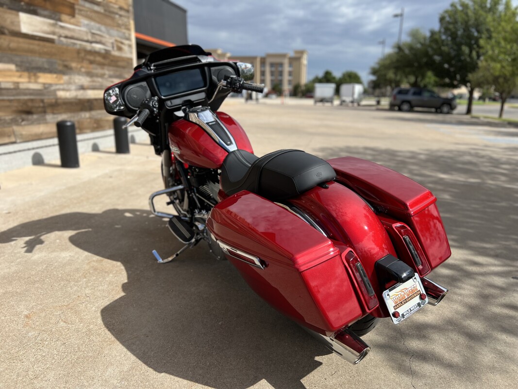 2025 Harley-Davidson Street Glide Brilliant Red - Photo 6