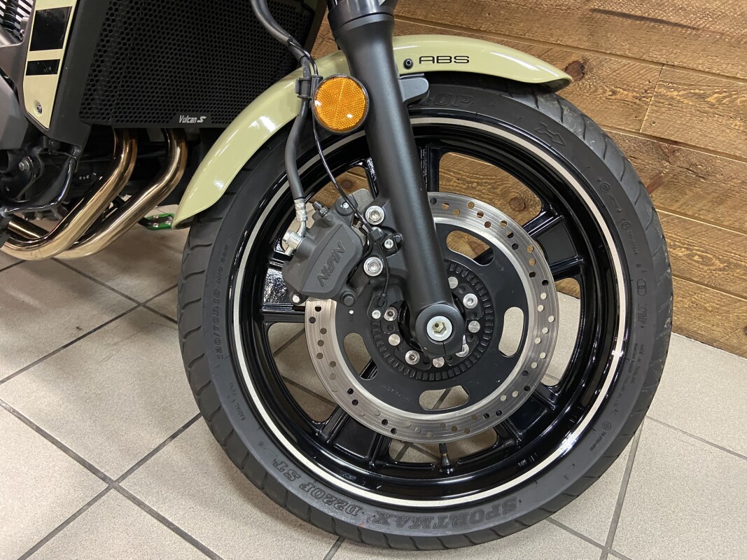 2024 Kawasaki VULCAN S Pearl Sand Khaki/Ebony - Photo 4