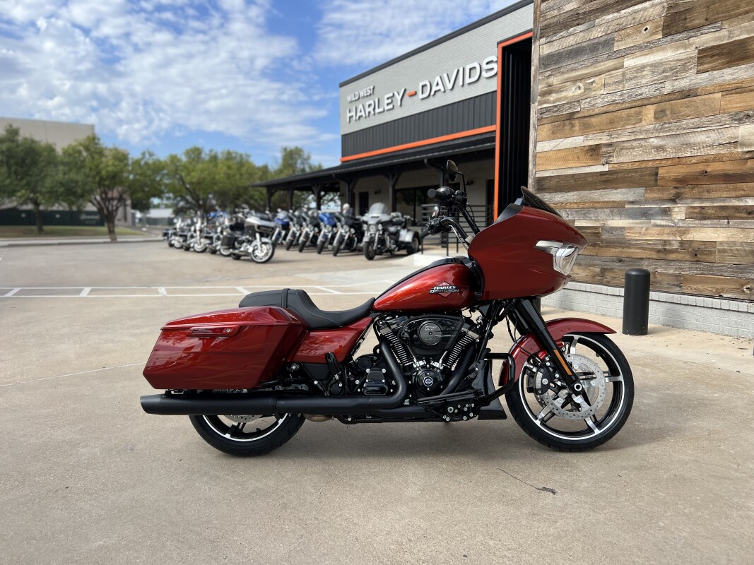 2025 Harley-Davidson Road Glide Whiskey Firestorm - Black Finish