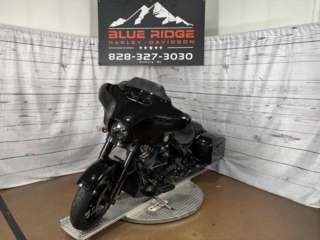 2023 Harley-Davidson Street Glide Special - Photo 4